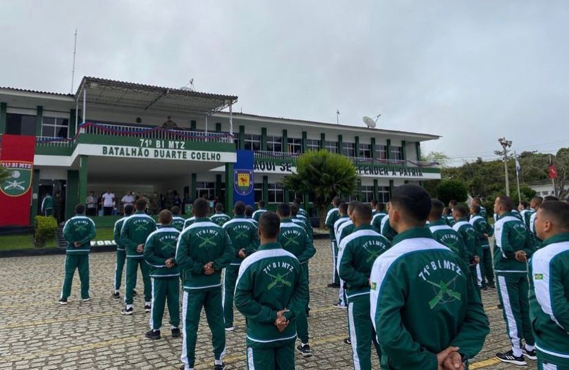 Batalhão Duarte Coelho participa da abertura dos Jogos Internos Escolares  na região do Agreste Pernambucano